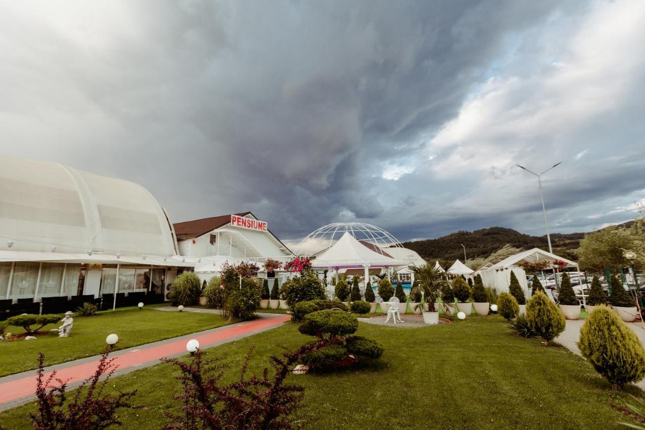 Juliana Platinum Brad Hotel Екстериор снимка