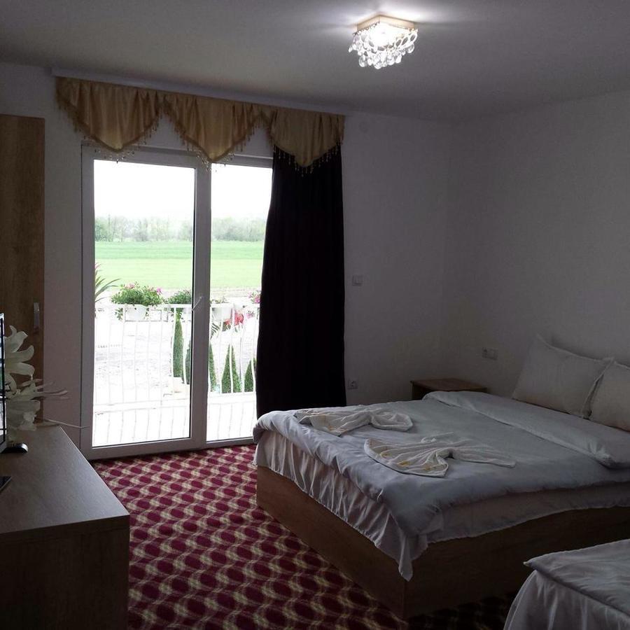 Juliana Platinum Brad Hotel Екстериор снимка